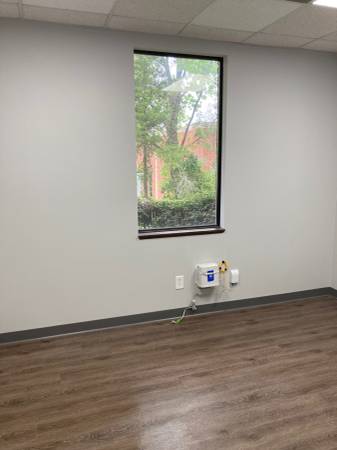 PRIVATE SALON SUITE WITH WINDOW 1