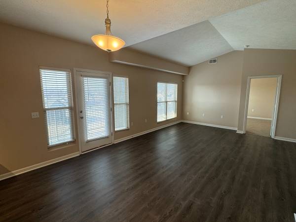 $1,590 / 2br - 1182ft2 - Cancel your gym membership, we have TWO GYMS!!63681714380163121
