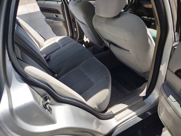 2006 Mercury Grand Marquis - Great Car for New Teen Driver - $1,500 (Mesa)63612786140547123