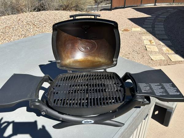 WEBER PORTABLE PROPANE GRILL 1