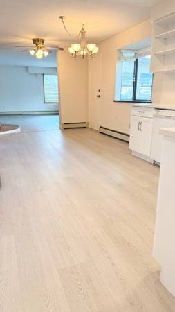 upper floor coquitlam 3 Bedroom house 5