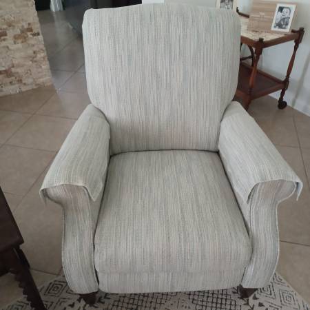 Lazyboy Recliner 1