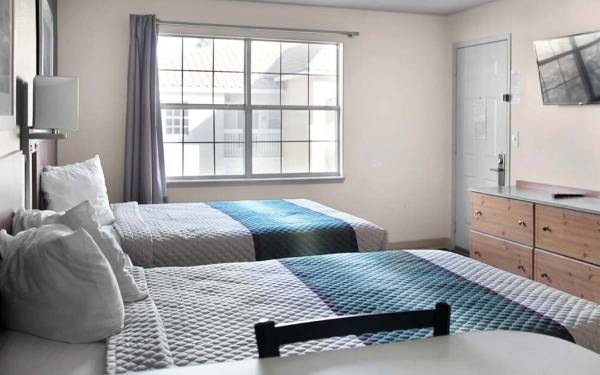 Onsite Laundry Facilities, Complimentary Internet Access 1