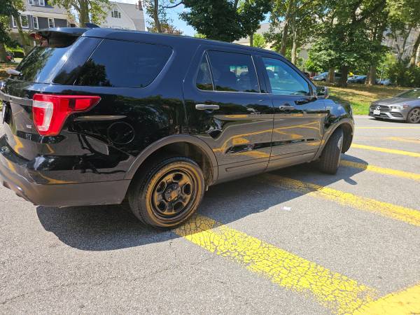 2016 Ford Explorer policía estado impecable 🔥💥 - $7,000 (Brooklyn)63614764776193123