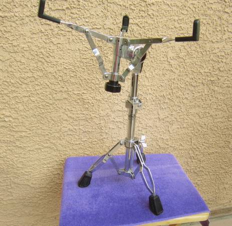 PDP PACIFIC SNARE DRUM STAND- HEAVY DUTY 1