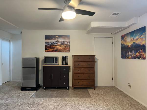 $850 / 1br - 650ft2 - PRIVATE FULL SUITE-LIVING ROOM/BATHROOM/BR IN A QUIET,PEACEFUL HOME!! (Buckley and Yale)63849166086401120