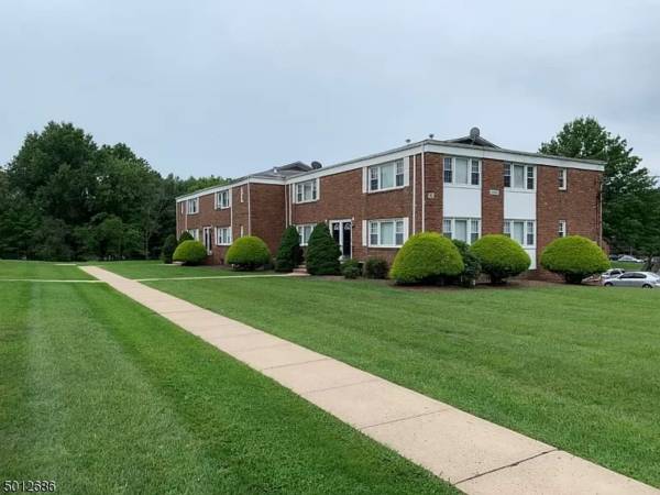 $2,200 / 2br - 960ft2 - For rent or sale, 2BR apartment, Bridgewater NJ. Excellent location, best school (Bridgewater)63762826652033120