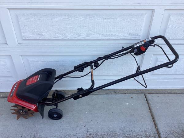 Yard Machines Y155  120V 6.5‑Amp 9‑in Electric Cultivator 1