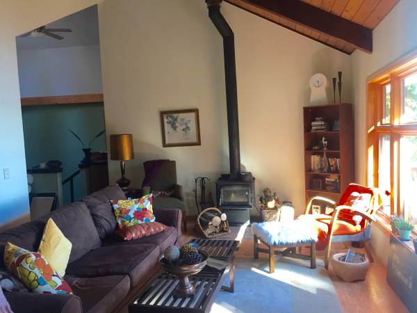 $2,275 / 1br - 867ft2 - 2275a month   1 bedroom furnished waterfront,  Eglon (kingston)63944822095619121