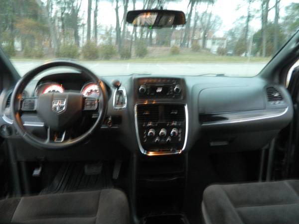 2016 Dodge Grand Caravan SE Plus - $13,495 (Waltham)63482368035459124