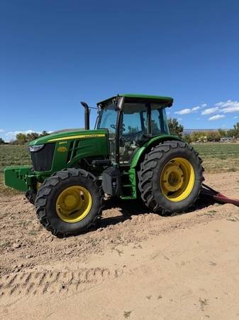 Tractor John Deere 6120E 1