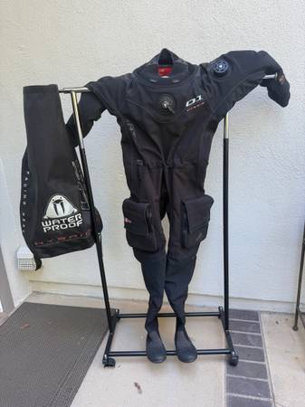 Scuba Dive Waterproof Drysuit D1 Women 1