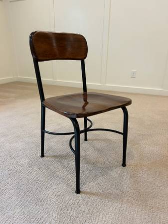 Old school chair 1