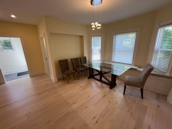 $4,200 / 5br - 2500ft2 - Quiet, sunny, updated and de-leaded, close to the train (West Roxbury)63856665372033123