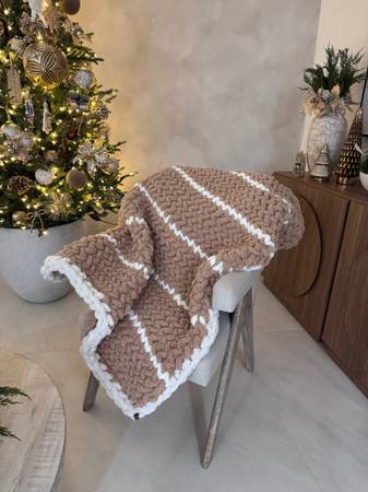 Custom hand made chunky blankets 1