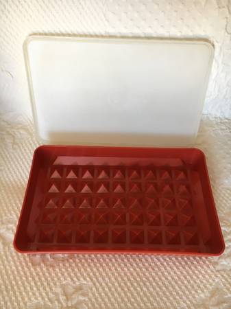 Vintage Tupperware Orange Container w/lid #1292-4 1