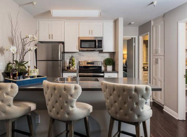 $2,495 / 1br - 6 FREE WEEKS & $500 OFF - Luxury 1 Bed + Designer Interior Features (Hillcrest)64037218851585121