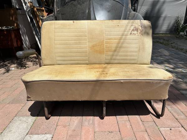 1968 VW Bus middle seat 1