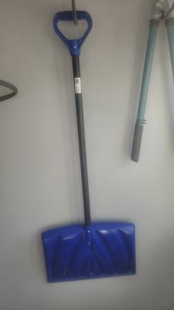 !!!! SNOW SHOVEL !!! 1