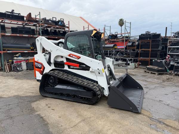 2021 Bobcat T740 Track Skid Steer 1