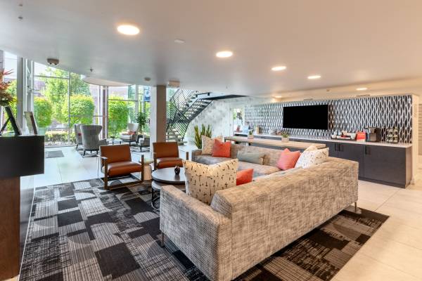 $2,275 / 1br - 604ft2 - Traditional 1B Apt w/ AC, coming up soon @Astro! Pet Friendly (Queen Anne)63799909137537121