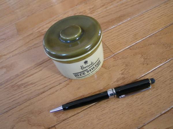 TAN HARRODS BLUE STILTON CHEESE CROCK & DARK GREEN LID 1