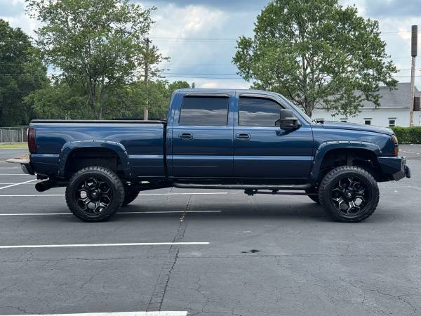 2005 Chevy Silverado 2500HD LS - 118k Millas - 4x4 - Ajustado y Eliminado - $24,985 (Charlotte)63613436525953124