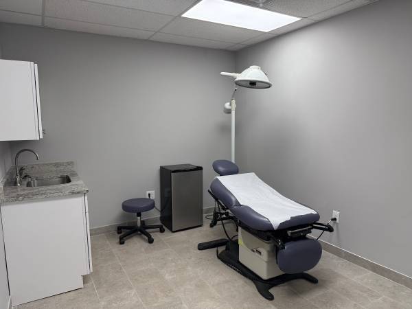 $1,275 / 950ft2 - red bank / Middletown Medical Office for lease (280 Highway 35)64218329097729121