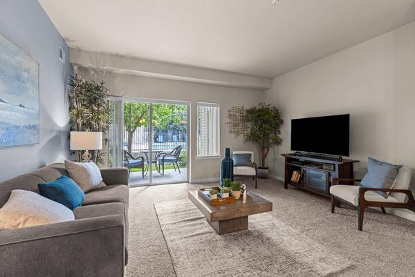 $1,546 / 2br - 1051ft2 - Special: $500 off of move-in costs! Great location, Pet friendly :)63662908546819122