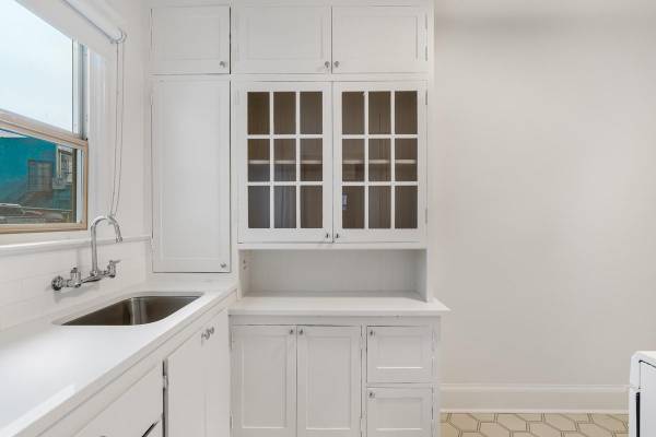 $2,295 / 2br - 757ft2 - Easy Transportation, Hardwood Floors, Bike Storage, Controlled Access (U-District)63808084424577120