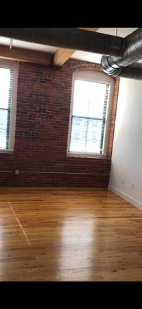 $2,800 / 2 dormitorios - 1229 pies² - Centro de Lynn: a pasos de todo, excelente condominio en alquiler (Lynn)