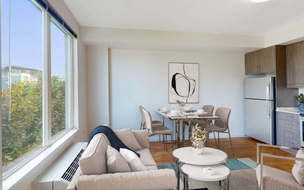 $1,599 / 1br - 596ft2 - Up to $2353 Off—Your Cozy Fall Nest Is Just a Tour Away. Call now!! (Event District)63820762861315120