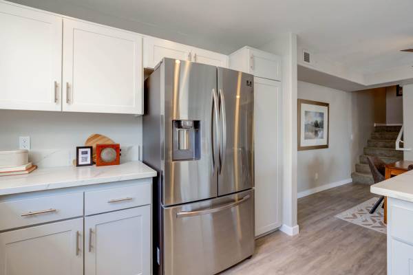 $2,649 / 2br - 957ft2 - 2-Bedroom Townhome – Stylish, Spacious, and Ready for You! (18005 W. Anne's Circle, Los Angeles, CA)64035739147139123