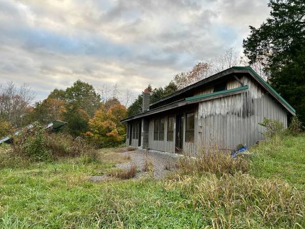 Cabin - 2BR, off grid (solar) for rent 1