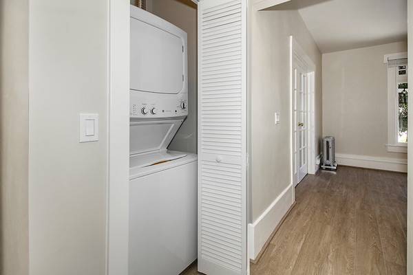 $4,495 / 1br - 622ft2 - Coming Soon/2459 Larkin&Greenwich/Remodeled/W/D in unit!!!! (russian hill)63686121648515124