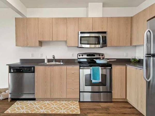 $3,099 / 2br - 1016ft2 - Garage, Patio/Balcony, Kitchen Island*, Fitness Center (East of the Alaska Junction and north of Delridge.)63688443671553122