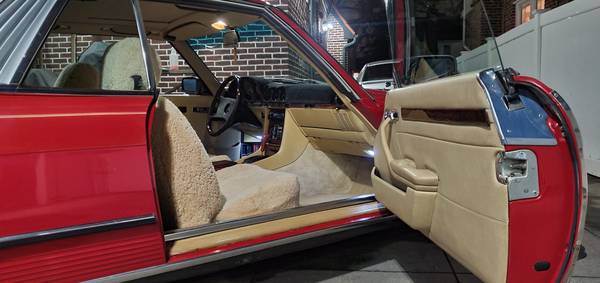 1981 Mercedes Benz SLC380 - $25,00063614890491395122