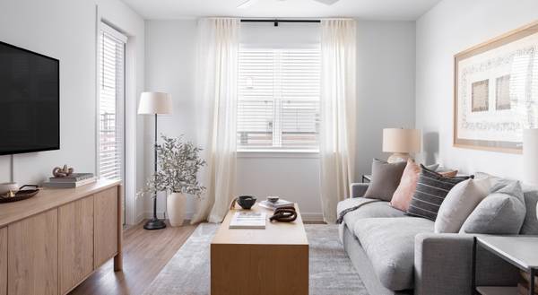 $1,115 / 1br - 649ft2 - Do you enjoy the best of the best? (Austin)64024342835843120