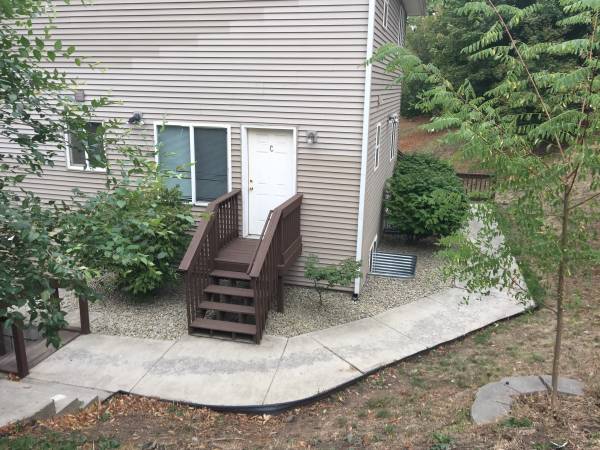 $2,150 / 4br - 1600ft2 - 1235 NE Lybecker C (Pullman)63689276677761121