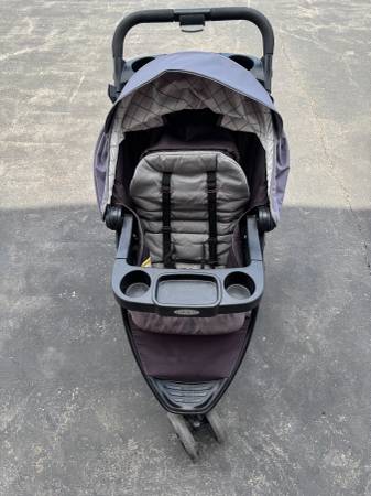 Graco Foldable Stroller 1