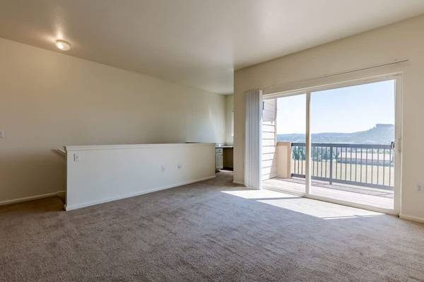 $1,483 / 3br - 1279ft2 - Extra Storage, Clubhouse, Fitness Center (1040 Highland Vista Ave, Castle Rock, CO)63920603218306122