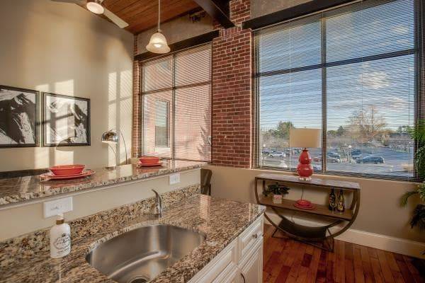 $2,255 / 2br - 927ft2 - Apartment Available to move in now! With oversized livingroom (222 west street)63931924624002121