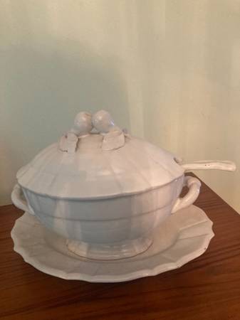Tureen - Italian Covered Serving Dish with Ladle 1