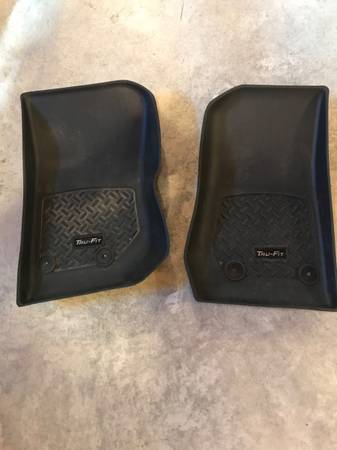 TruFit Floor liners for Jeep Wrangler 1