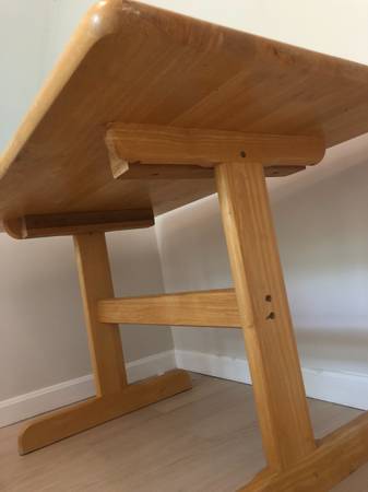 🪵 Solid wood table - - $120 (Hopkinton)63471202586883122