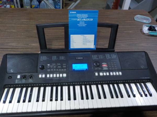Yamaha Keyboard (PSR-E423)   REDUCED TO ONLY $25 !!! 1