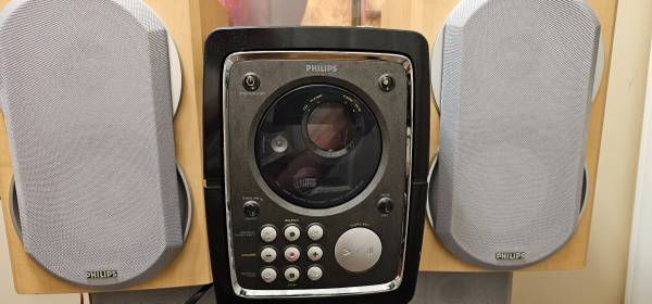 Philips MC-320/37 Micro Hi-Fi System AM/FM Radio Cassette CD Player 1