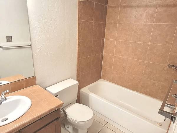 $980 / 2br - 💗 Welcome To Lovely Garden Style 2 Bed/ Bath (Phoenix, AZ)64024822064130124