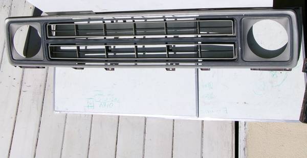 1975-78 Econoline FORD Van GRILL 1