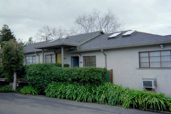 $1,575 / 340ft2 - Small Townhouse in gated community with Parking; AC. nr. BART (berkeley north / hills)63658079637377124
